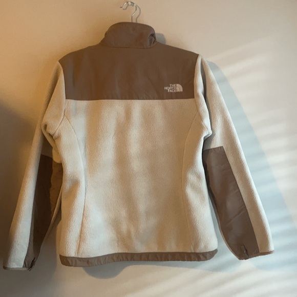 Women’s M North Face jacket - Picture 5 of 7